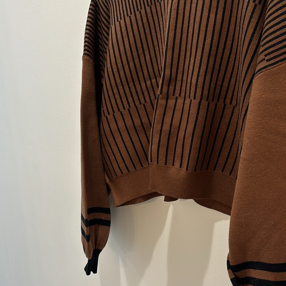 Philosophy Crop Sweater - Picture 5 of 6